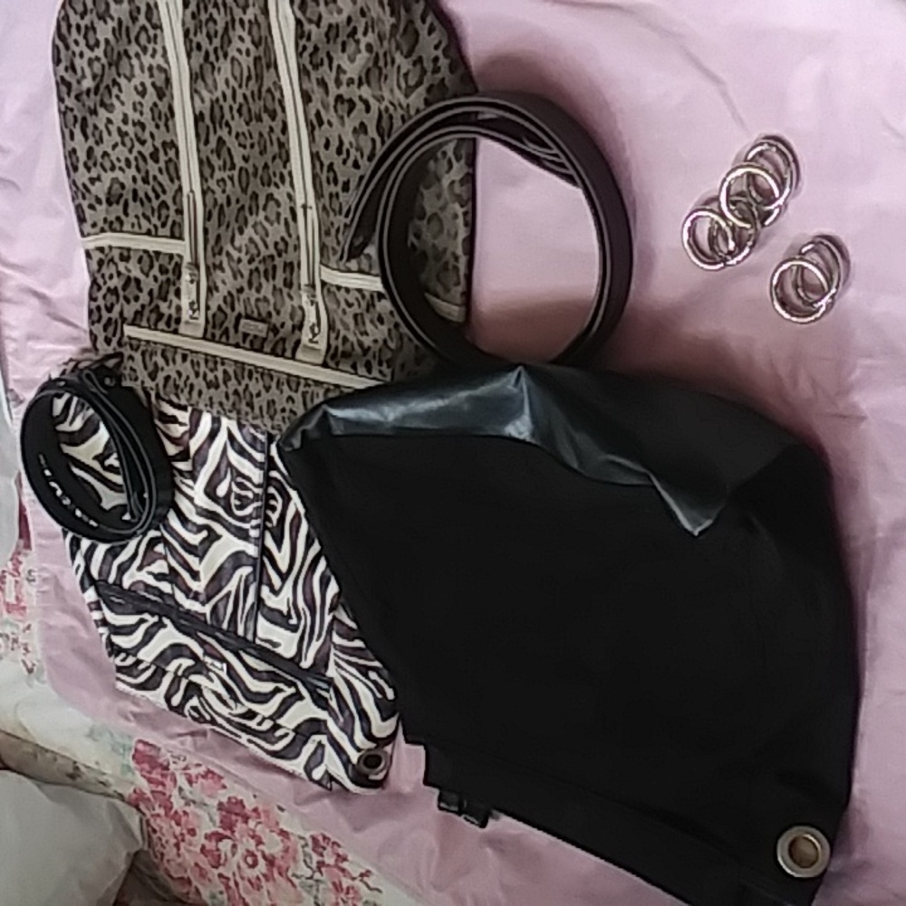 Excellent like new preowned large prima base bag 4 rings 2 shells 2 sets straps